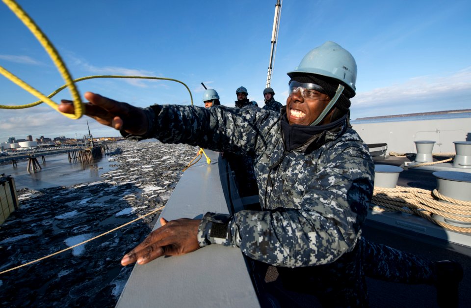 USS Anchorage commissioning 130501-N-DR144-236