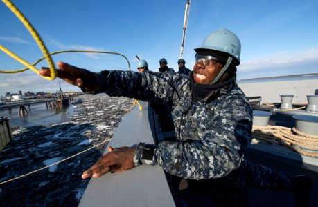 USS Anchorage commissioning 130501-N-DR144-236