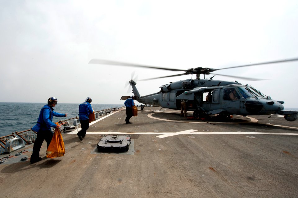 USS ARLEIGH BURKE (DDG 51) 140403-N-WD757-111 (13659696053)