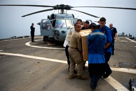 USS Arleigh Burke operations 140527-N-WD757-237