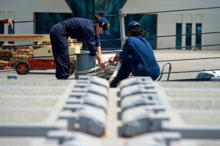 USS Arleigh Burke (DDG 51) 140909-N-WD757-197 (15322578561)