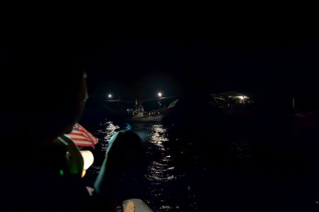 USS Arleigh Burke (DDG 51) 140409-N-WD757-148 (13910780653)