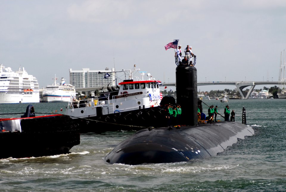 US Navy 090427-N-8907D-616 Tugboats guide the fast-attack submarine USS Toledo (SSN 769) during the kickoff of Fleet Week 2009 Port Everglades