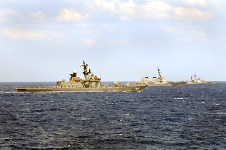 US Navy 090430-N-7280V-336 The Japan Maritime Self-Defense Force destroyer JDS Kurama (DDH 144), left, the guided-missile destroyer USS Fitzgerald (DDG 62), and the Indian Navy guided-missile destroyer INS Ranvir (DDG 54) take
