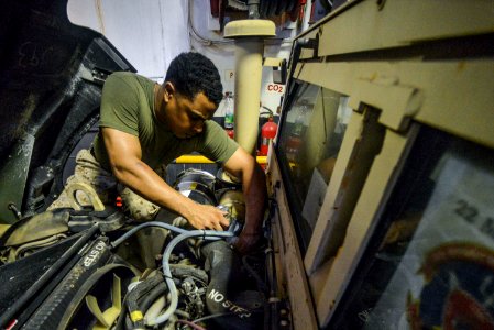 USS Bataan (LHD 5) 140509-N-HO612-103 (13970915897)