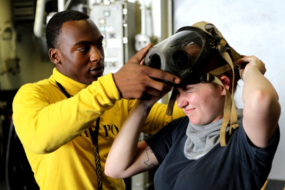 USS BATAAN (LHD 5) 140504-N-JP302-084 (14121316854)