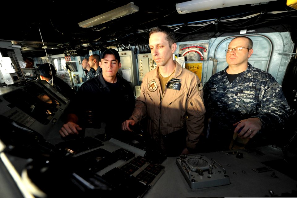 USS Bataan (LHD 5) 140809-N-AO823-006 (14702105600)