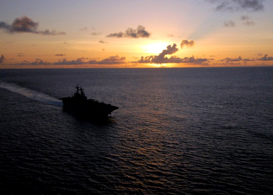 US Navy 090503-N-8283S-083 INDIAN OCEAN (May 3, 2009) The Amphibious assault ship USS Boxer (LHD 4) is underway in the Indian Ocean at sunrise