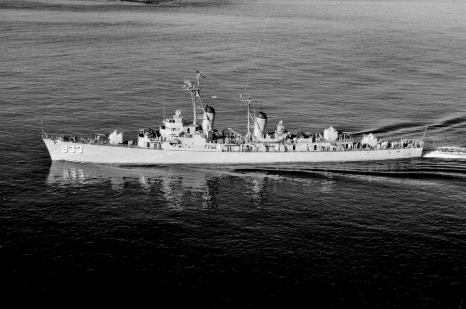 USS Barry (DD-933) underway on 27 July 1956