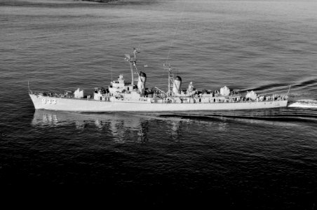 USS Barry (DD-933) underway on 27 July 1956