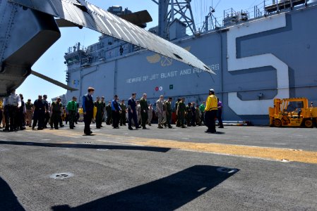 USS Bataan (LHD 5) 140419-N-HO612-010 (13968960553)