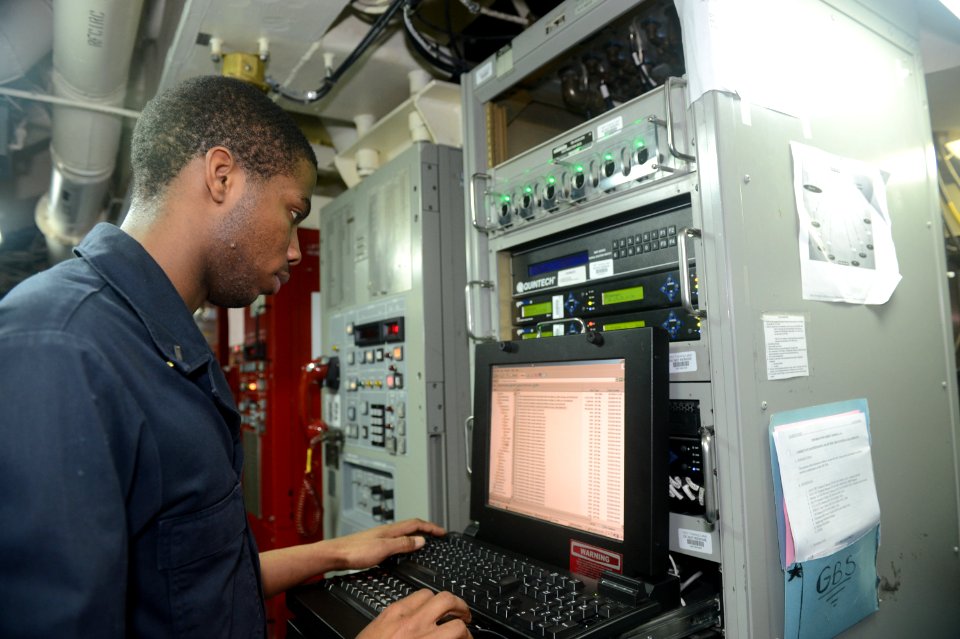 USS BATAAN (LHD 5) 140501-N-MW280-003 (14084502631)