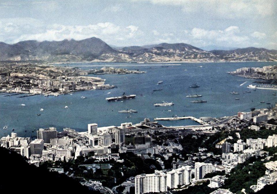 USS Bennington (CVS-20) at Hong Kong in 1962