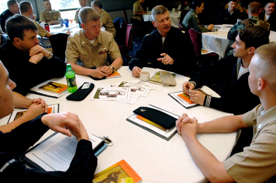 US Navy 090430-N-9818V-024 Master Chief Petty Officer of the Navy (MCPON) Rick West speaks with Sailors from Naval Air Station Whidbey Island attending the Individual Agumentee symposium