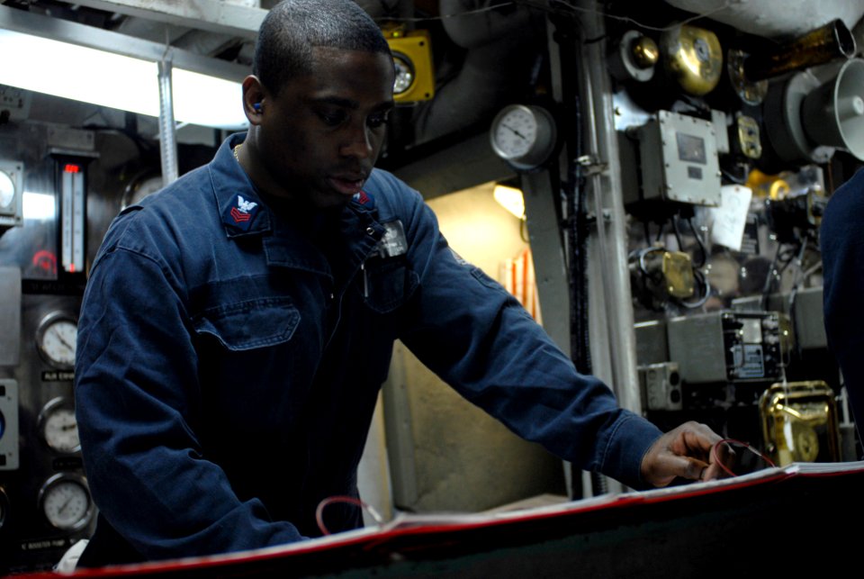 USS Blue Ridge operations 150223-N-KL617-063