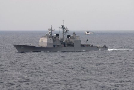 US Navy 090507-N-2475A-144 he Ticonderoga-class guided-missile cruiser USS Antietam (CG 54) receives supplies from an SA-330 Puma helicopter