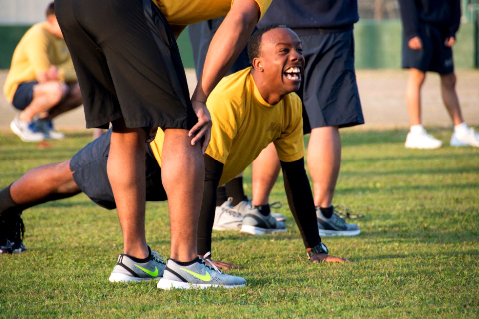 USS Bonhomme Richard (LHD 6) Physical Readiness Test (PRT) 161109-N-XK809-039