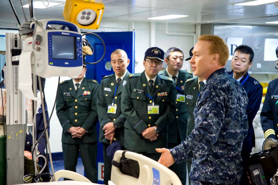 USS Bonhomme Richard (LHD 6) Tour 161208-N-XK809-116