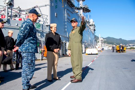 USS Bonhomme Richard (LHD 6) Chief of Chaplains Tour 161129-N-TH560-120