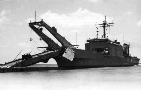 USS Boulder (LST-1190) landing vehicles, in 1986