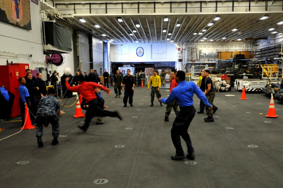 USS Bonhomme Richard operations 140420-N-LM312-085