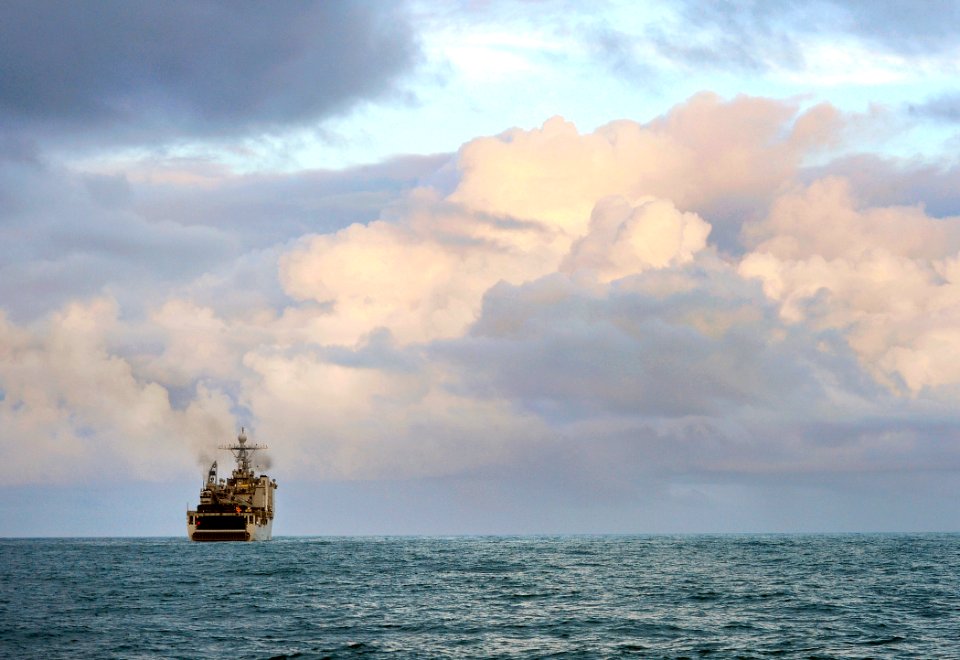 US Navy 090515-N-5345W-498 The amphibious dock landing ship USS Fort McHenry (LSD 43) is anchored off the coast of North Carolina while embarking personnel and equipment from the 22nd Marine Expeditionary Unit (22 MEU)