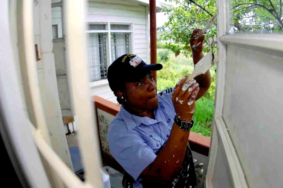 US Navy 090512-F-7923S-274 ST JOHN'S, Antigua (May 12, 2009) Storekeeper 1st Class Sherrie Daniel, a Navy Reservist serving as the supply supervisor aboard the Military Sealift Command hospital ship USNS Comfort (T-AH 20), pain
