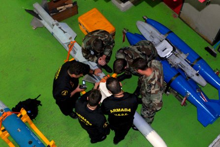 US Navy 090512-N-3289C-116 Members of U.S. Navy Explosive Ordnance Disposal Mobile Unit (EODMU) 8 Det. Europe, discuss missile disarming techniques with their Spanish counterparts