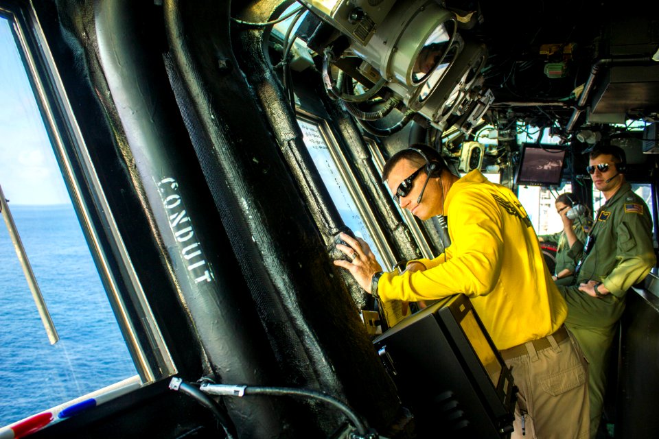 USS BOXER (LHD 4) 131016-N-DW124-005 (10397973976)