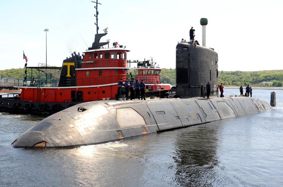 US Navy 090520-N-8467N-001 The Canadian Navy Victoria-class long-range patrol submarine HMCS Corner Brook (SSK 878) pulls out of her berthing at Submarine Base New London after a five-day port visit