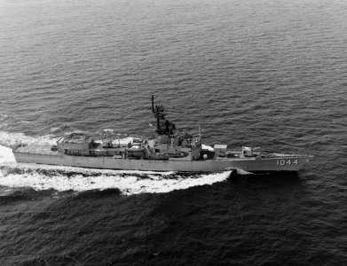 USS Brumby (DE-1044) underway off the Atlantic coast of Florida (USA) on 23 May 1972 (KN-20374)
