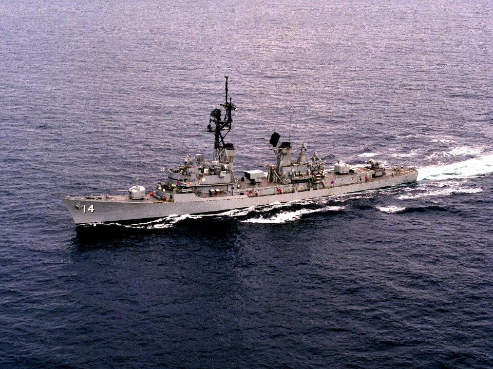 USS Buchanan (DDG-14) underway off the coast of Southern California (USA) on 16 January 1990 (6451489)