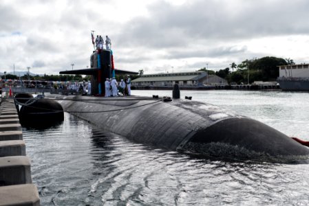 USS Buffalo Returns from deployment in time for Christmas 161223-N-KC128-0044