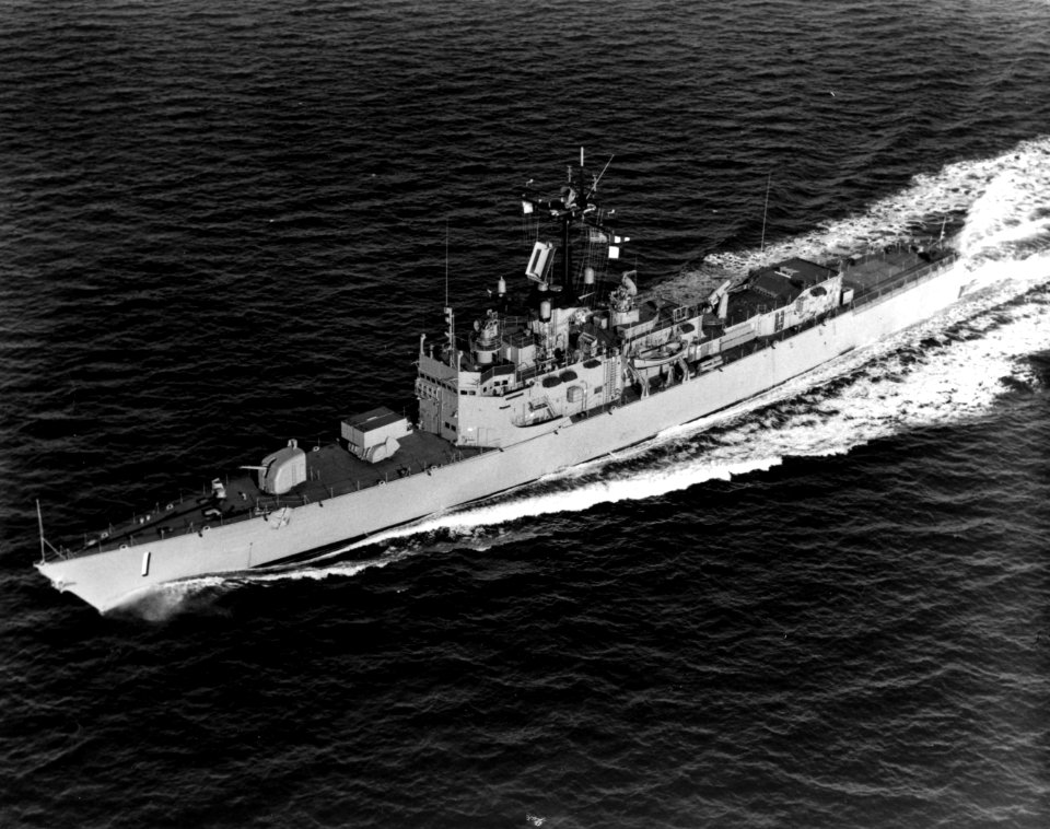 USS Brooke (DEG-1) underway in 1966