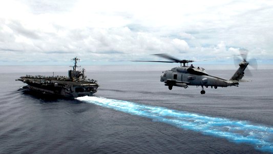 US Navy 090526-N-9928E-051 An MH-60R Sea Hawk from the