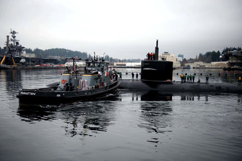 USS Bremerton returns for namesake visit 150225-N-JY507-049