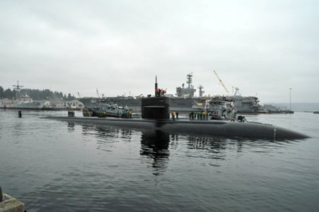 USS Bremerton returns for namesake visit 150225-N-EC099-117