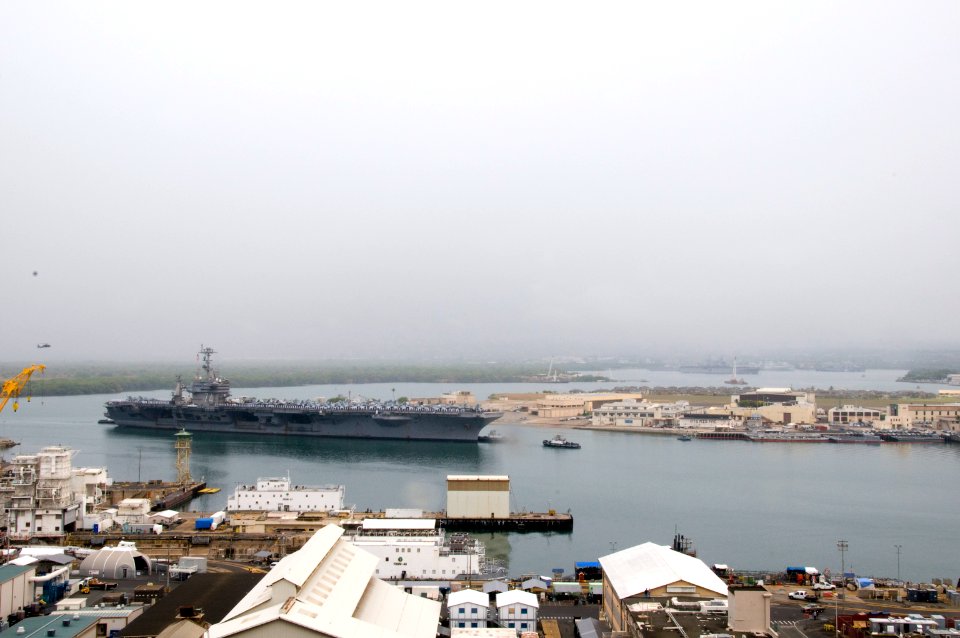 US Navy 090528-N-6674H-003 The aircraft carrier USS John C. Stennis (CVN 74) pulls into Naval Station Pearl Harbor for a port visit