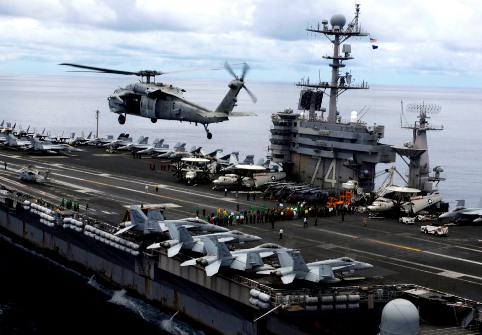 US Navy 090526-N-2610F-081 An MH-60S Sea Hawk helicopter from the
