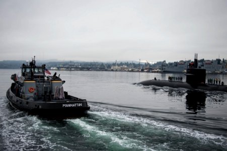 USS Bremerton returns for namesake visit 150225-N-JY507-019