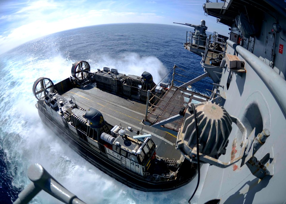 USS Boxer conducts well deck operations. (21878389011)