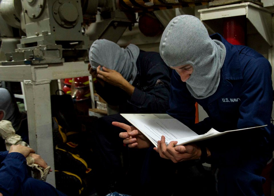 USS BOXER (LHD 4) 140222-N-MK881-415 (12832550084)