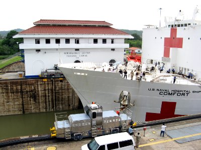 US Navy 090603-N-0000X-006 The military Sealift Command hospital ship USNS Comfort (T-AH 20) makes her way through the Panama Canal to cross into the Pacific Ocean photo
