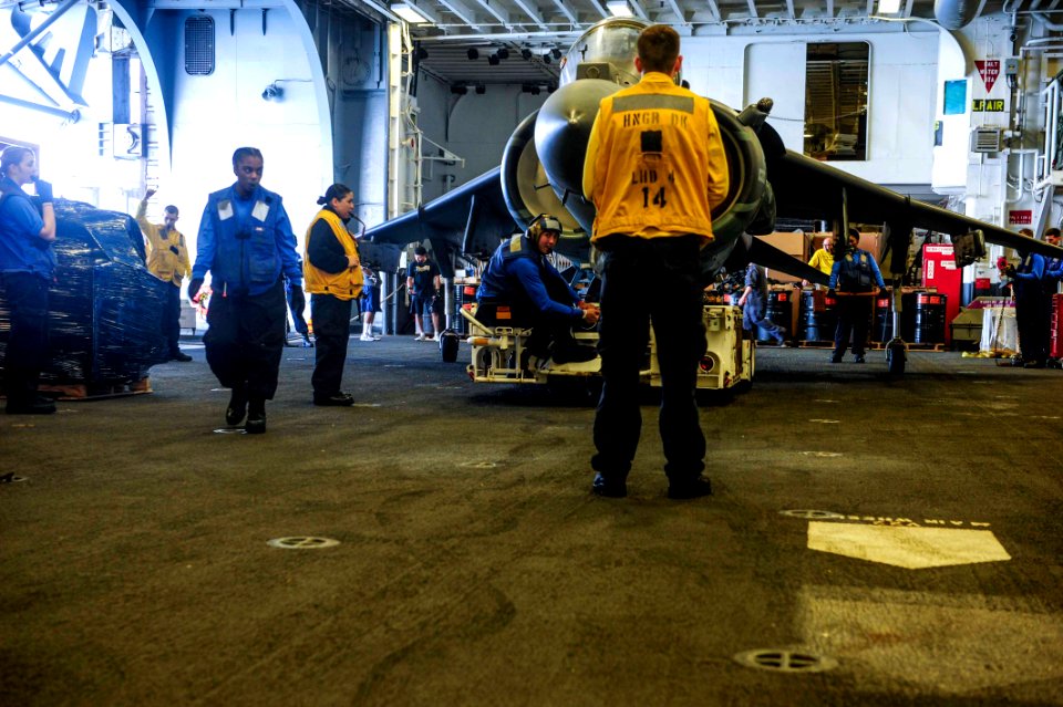 USS Boxer (LHD 4) 140310-N-GM561-076 (13182963825)