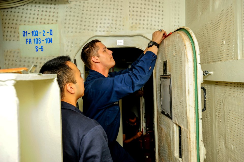 USS BOXER (LHD 4) 140227-N-QP351-003 (12832206293)