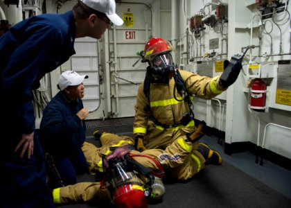 USS BOXER (LHD 4) 140222-N-MK881-438 (12832186543)
