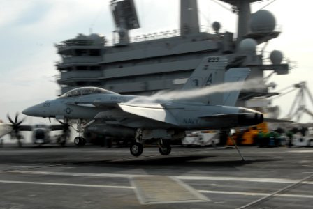 US Navy 090605-N-7656T-069 An F-A-18F Super Hornet from Fighter Attack Squadron 106 (VFA 106) makes an arrested landing