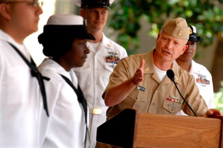 US Navy 090603-N-9818V-111 Master Chief Petty Officer of the Navy (MCPON) Rick West addresses new petty officers assigned to the Office of the Chief of Naval Operations staff