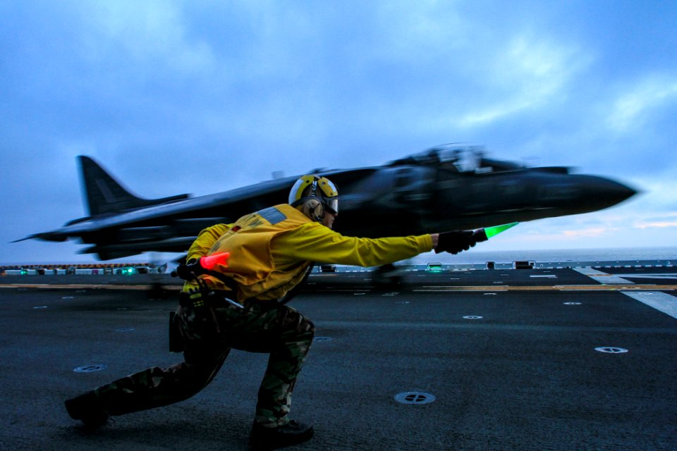 USS Boxer conducts flight operations. (8597475847)