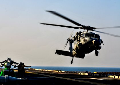 USS BOXER (LHD 4) 140225-N-SV688-048 (12851967004)